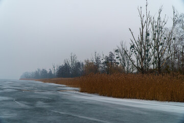 Okolice jeziora Pławniowice - kra , lód i krajobraz © rob