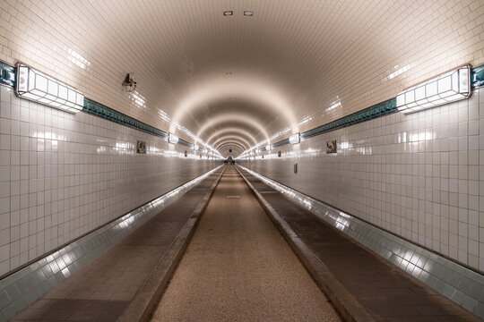R&ouml;hre des alten Elbtunnels in Hamburg