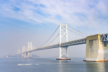 Obraz premium 瀬戸大橋記念公園から見た瀬戸大橋
