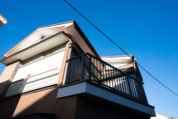 モルタル造りの2階建て住宅、木造建築の中古物件