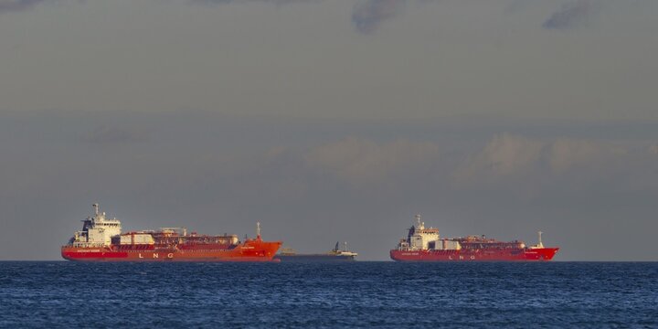 Tanker, LNG Liquefied Natural Gas tanker, at anchor near the seaside resort of Binz, Baltic Sea, Mecklenburg-Western Pomerania, Germany