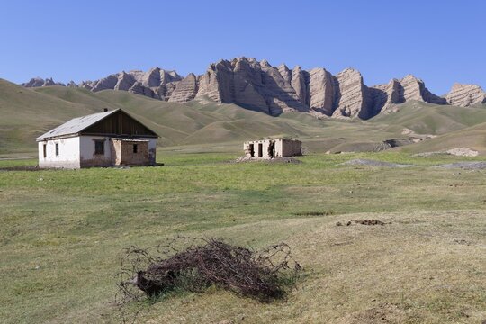 Abandoned shelter in the mountain at the border between Kyrgyzstan and China, Naryn Region, Kyrgyzstan