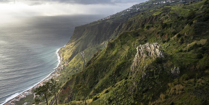 Evening atmosphere, Miradouro da Raposeira, cliffs, coast and sea, Paul do Mar, Madeira, Portugal