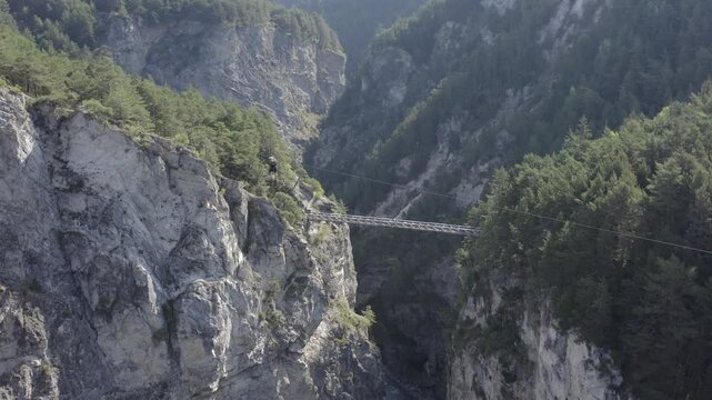 VTT sur le pont du diable Maurienne
