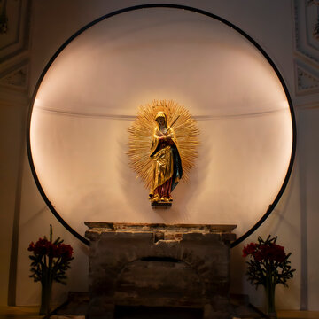 Golden Virgin Mary, Church of St. Michael the Archangel, Munich, Germany 3456x3456 pixeles