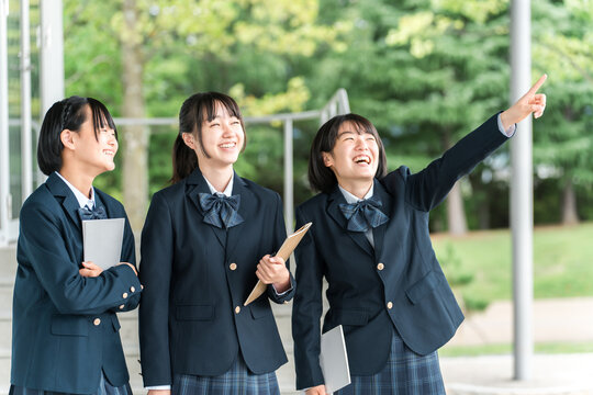 High school girls, junior high school students, high school students, elementary school girls at school