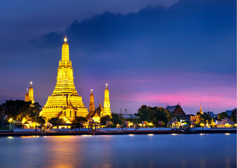 Wat Arun in the night
