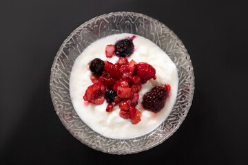 ヨーグルト　ベリー乗せ