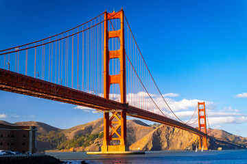 Obraz premium Golden Gate Bridge Sunset Shore San Francisco California