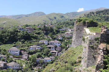 Obraz premium View from the medieval fortress to the Albanian city of Gjirokastra 