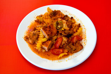 Dana kavurma, guvec.Sauteed meat with carrots and peas ( Turkish ; Et, Tavuk Sote. guvec  ) Et kavurma, orman ciftlik kebap. Tandir, tas kebabi.