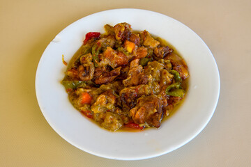 Dana kavurma, guvec.Sauteed meat with carrots and peas ( Turkish ; Et, Tavuk Sote. guvec  ) Et kavurma, orman ciftlik kebap. Tandir, tas kebabi.