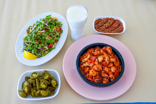 Dana kavurma, guvec.Sauteed meat with carrots and peas ( Turkish ; Et, Tavuk Sote. guvec  ) Et kavurma, orman ciftlik kebap. Tandir, tas kebabi.