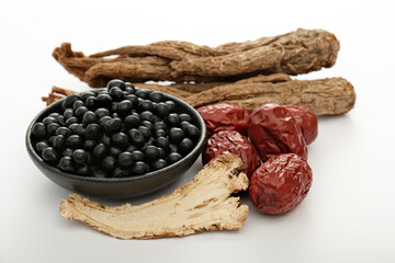 当归黑豆和红枣