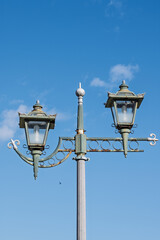 青空に映える街灯