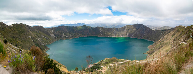 Panorama de Laguna de Quilotoa (Ecuador) © jmubalde