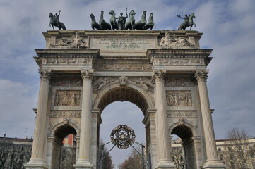 Obraz premium Arch of the peace in Milan, Lombardy, Italy