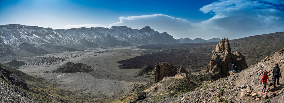 Tenerife Volcanic Panorama: Roques de Garc&iacute;a, Llano de Ucanca, Pico Viejo