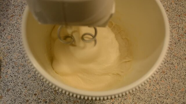 P&eacute;trissage p&acirc;te &agrave; pain