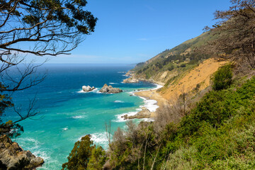 Naklejka premium The Pacific coast at Big Sur, a stunning coastal region in California, United States