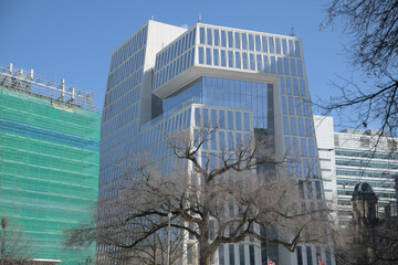 Fototapeta premium exterior of The Schwartz Reisman Innovation Campus (designed by NYC-based Weiss/Manfredi) at 108 College St, Toronto