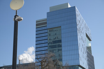 Fototapeta premium view of MaRS West Tower (also known as Phase 2 of the MaRS Discovery District) designed by B+H Architects, southeast corner College St and University Av, Toronto