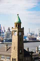 Landungsbr&uuml;cken in Hamburg