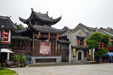 Fototapeta premium Traditional Chinese Temple Architecture in Yueyang, Hunan Province
