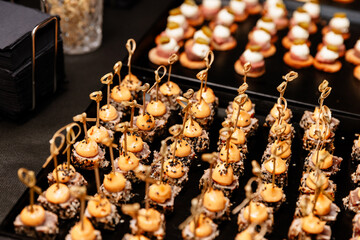 Plateaux de mignardises pour ap&eacute;ritif dinatoire 