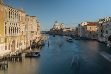 Obraz premium Grand Canal and Basilica Santa Maria della Salute in Venice, Italy.