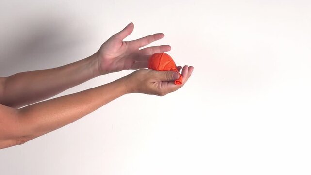 Video with real sound effect of Balloon deflating air