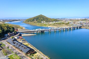 犬山市、犬山城の天守から眺める伊木山と木曽川
