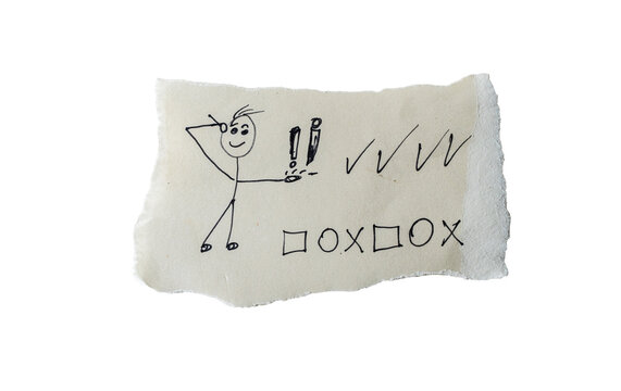 Papel rasgado con dibujo tipo stickman se&ntilde;alando signos de exclamaci&oacute;n y s&iacute;mbolos de verificaci&oacute;n, boceto en tinta negra aislado