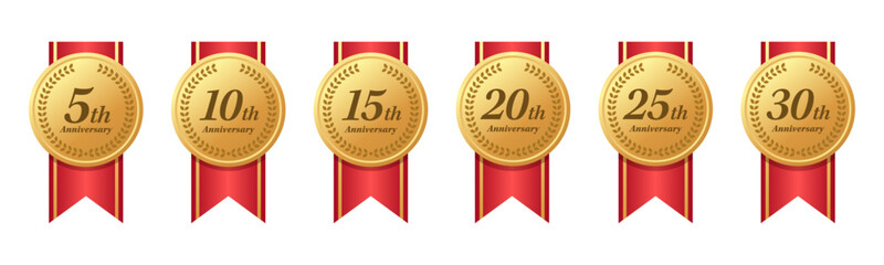 リボン付きアニバーサリーバッジセット 金色メダル風デザイン 5周年〜30周年記念