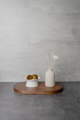 두쫀쿠, 두바이 쫀득 쿠키와 우드 트레이, 한국 디저트 정물 배경화면