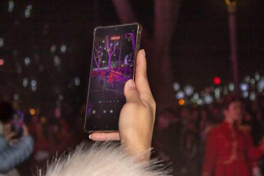 Instant captur&eacute; au coeur dd'un festival nocturne