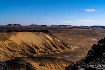 Fototapeta premium Eroded Desert Ridge and Basin in Giza, Egypt