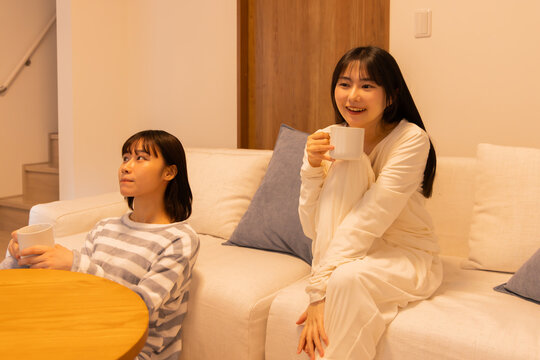 ホテル女子会　パジャマ　映画