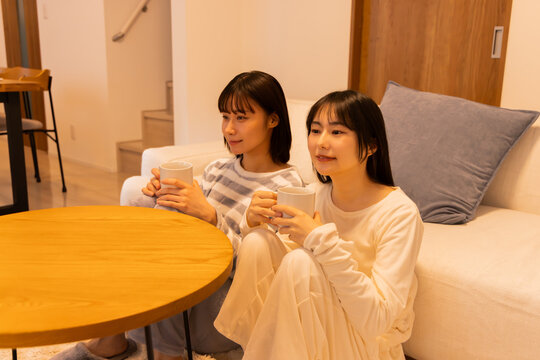 ホテル女子会　パジャマ　映画