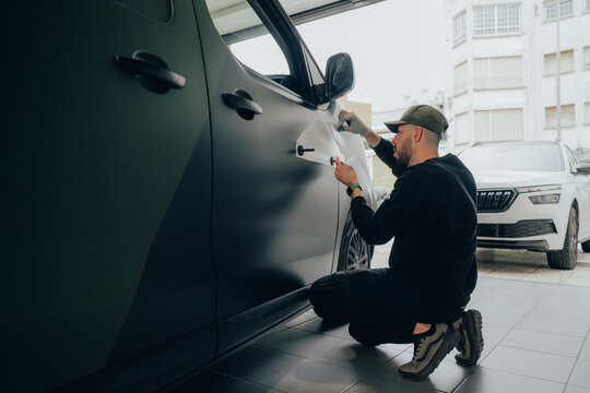 Car customization through expert vinyl wrapping service