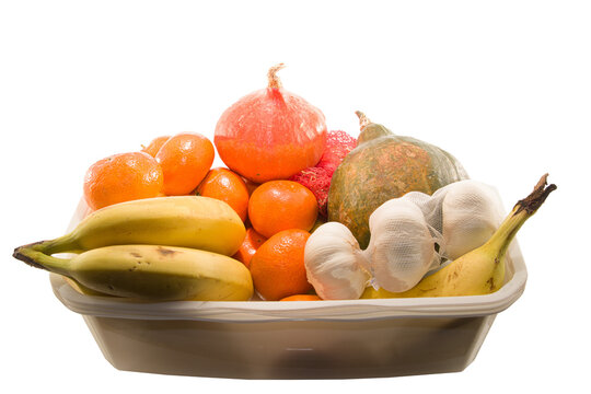 fruits et l&eacute;gumes dans une cagette plastique