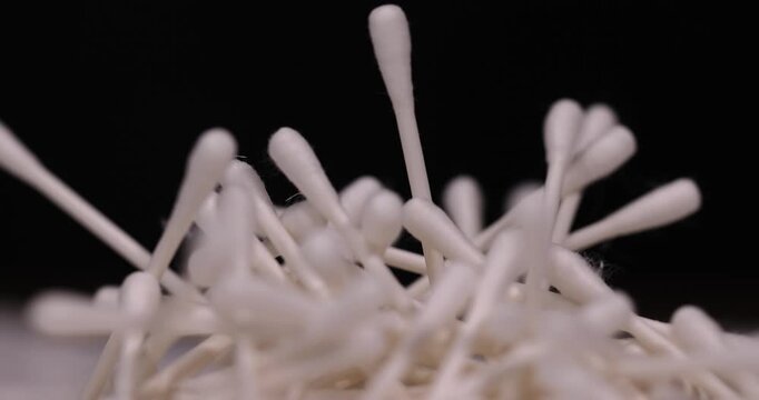swabs with natural cotton for cosmetics, white paper natural sticks with natural white cotton for makeup correction , injury treatment