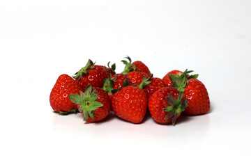 白バックのイチゴ