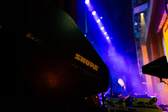 Professional Shure Unidirectional Wideband Antenna for Wireless Systems on Stage