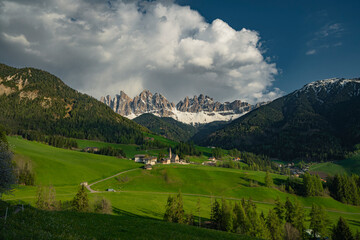Fototapeta premium Sunset view of Val di funes in Dolomites, Italy.