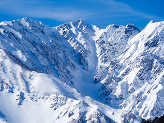 冬景色　冠雪の北アルプス　長野県白馬村 © RATM