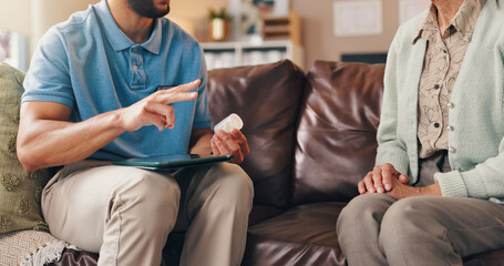 Obraz premium Caregiver, patient or hands with medicine on sofa, explain dose or prescription side effects for health. Listen, senior care or nurse with old person for instructions, chronic drugs or tablet in home