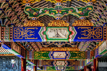 Fototapeta premium Guangzhou city, Guangdong, China. Baomo Garden is located in Panyu District. The garden features common elements of Chinese Lingnan garden architecture such as ponds, bridges, pavilions. 