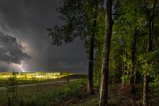 Data Center for Artificial Intelligence Computing, Lightning,  i