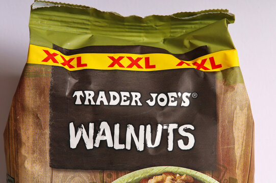 Gro&szlig;packung Waln&uuml;sse von Trader Joe's, eine Aldi Eigenmarke